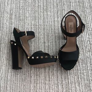 Authentic Valentino Rockstud